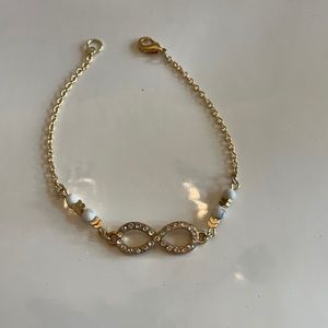 Handmade gold and pearl beaded bracelet